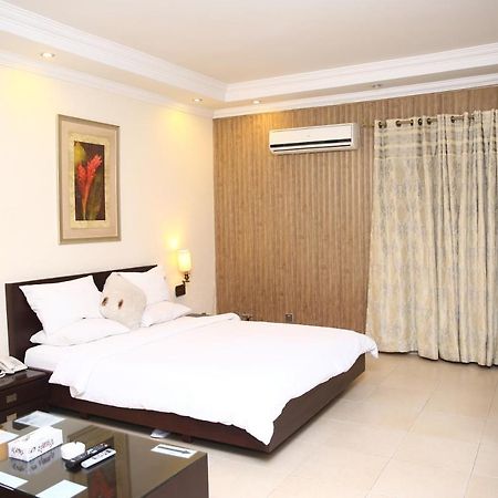 فندق Safari Club 3 Bahria Town راوالبيندي المظهر الخارجي الصورة