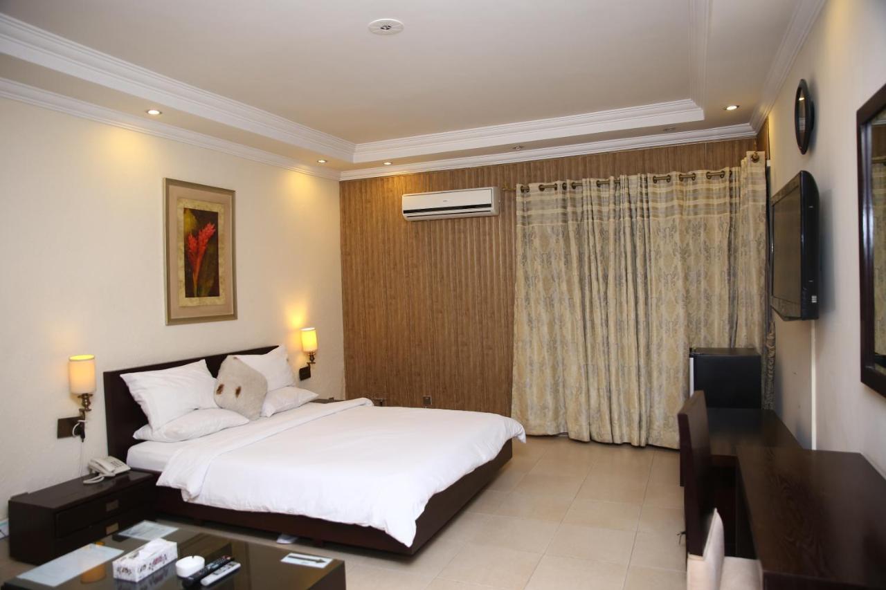 فندق Safari Club 3 Bahria Town راوالبيندي المظهر الخارجي الصورة